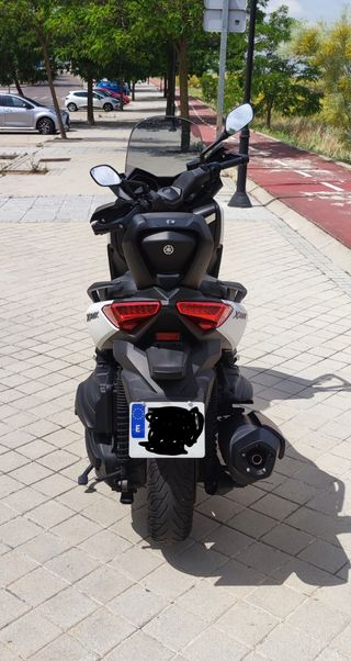 Moto Yamaha XMax 400 - Moto - Scooter 