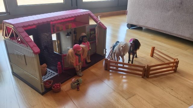 Lori establo caballos.