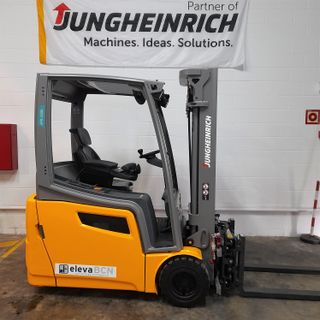Carretilla eléctrica Jungheinrich EFG 216K