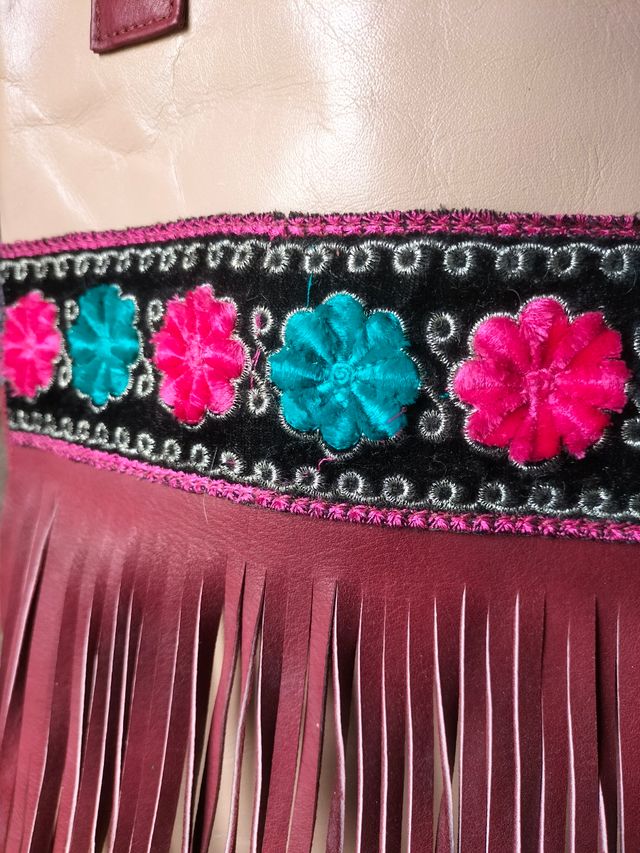 Bolso kilim y flecos.