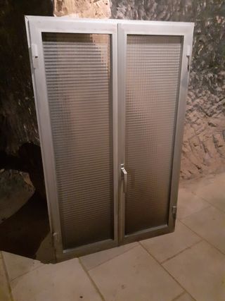 Ventanas de aluminio( 5 ventanas + una puerta)