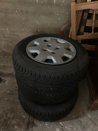 Llantas + neumáticos 