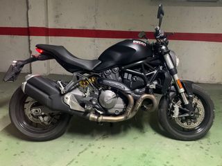 Ducati Monster 821 Dark