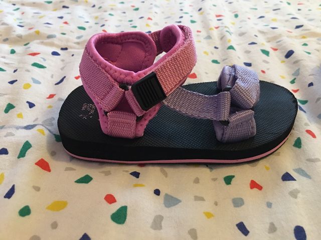 Sandalias playa niña. Talla 24