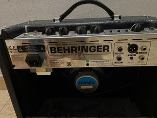 Amplificador Bheringer GM 110