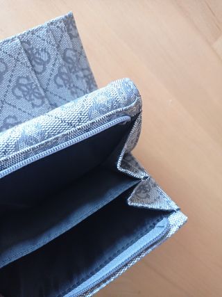 Cartera Guess