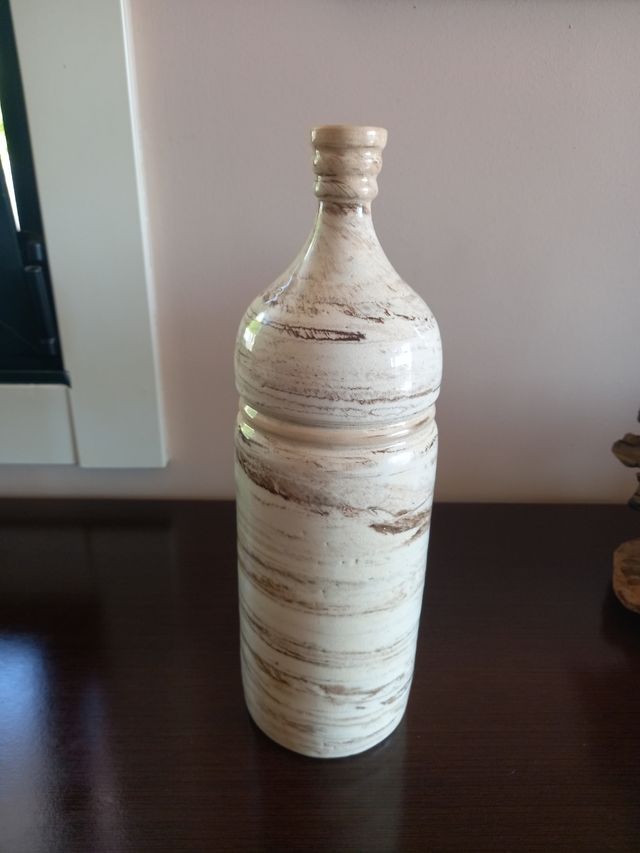 jarrón de 32ctm altura , artesania  Gallega