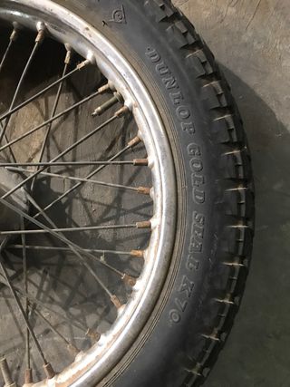 Triumph bonneville Rueda dunlop wm2-18