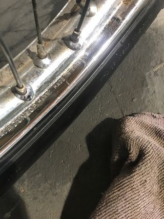 Triumph bonneville Rueda dunlop wm2-18