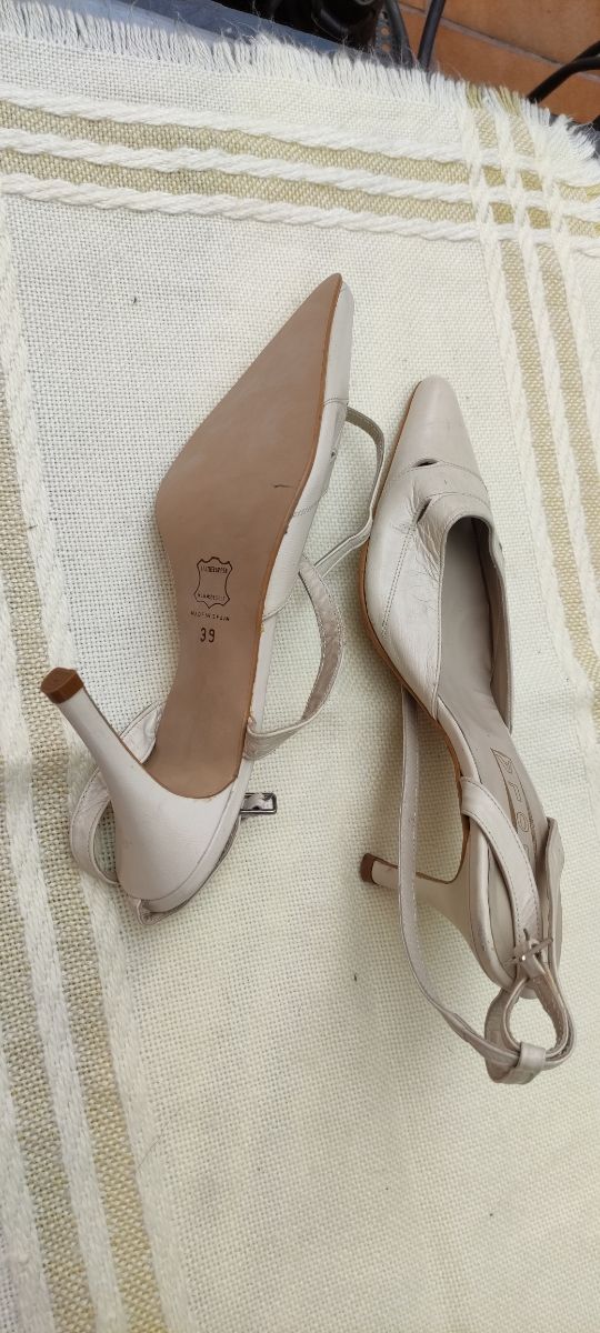 Zapatos de piel.  Sin estrenar Número 39