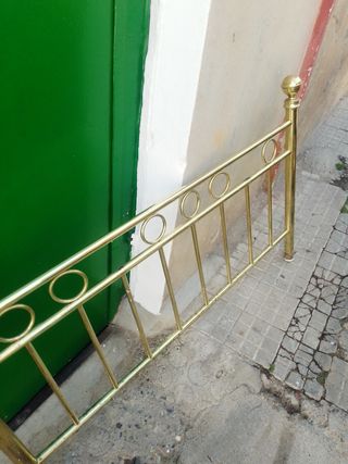 12€ los 2 cabecero y pie cama (ancho 1,40 cm)