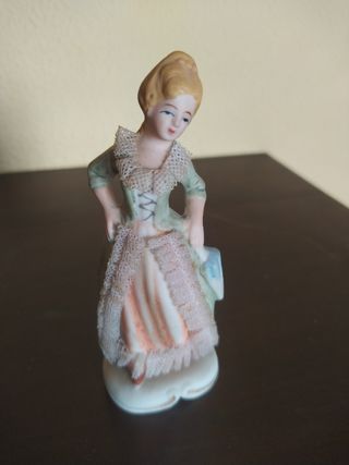 Figura niña de porcelana