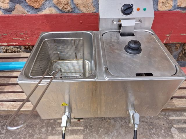 Freidora Electrica o cocedero.