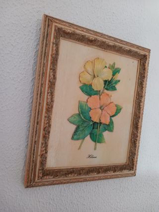 Antiguo Cuadro Flores en Relieve