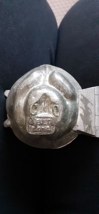 Antiguo molde de estaño con bisagra