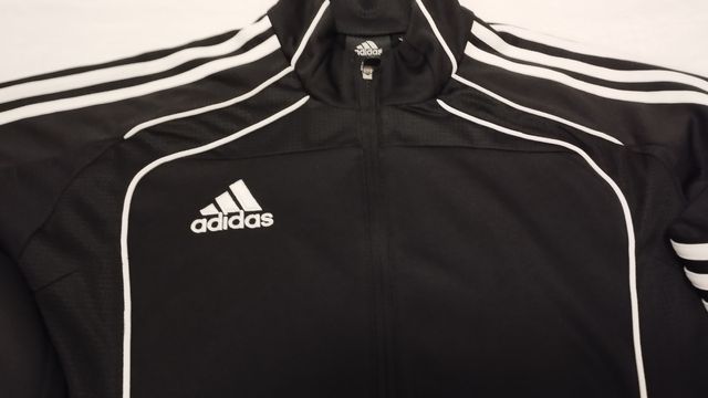 Chaqueta y camiseta adidas