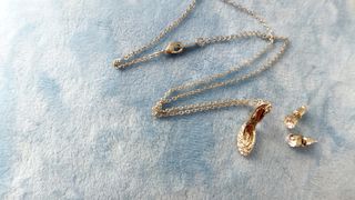 colgante y pendientes NUEVO