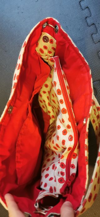 bolso con compartido extraible