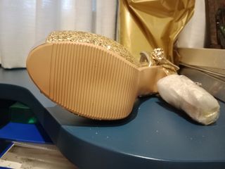 zapatos dorados