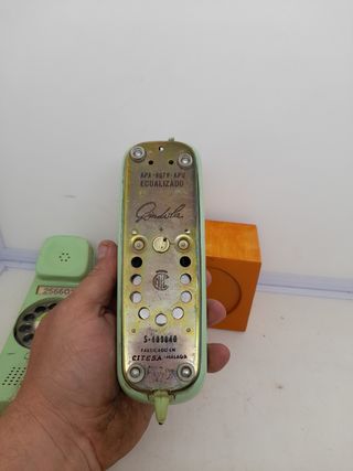 Teléfono antiguo