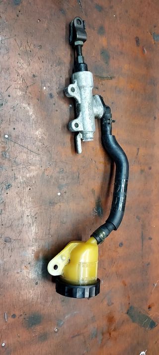 bomba de freno trasera honda St1300