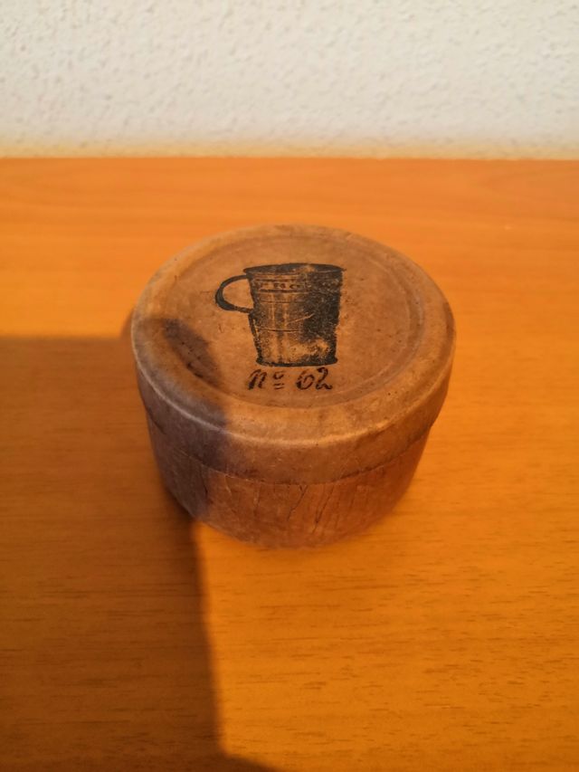 Antiguo vaso plegable de aluminio