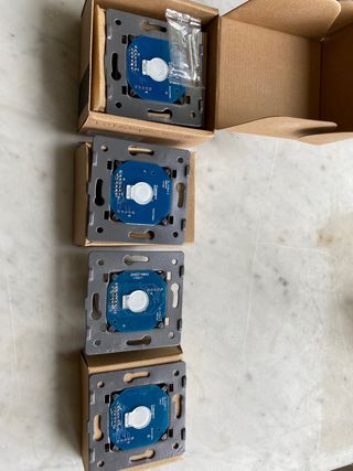 TAPAS Y ENCHUFES LIVOLO CRISTAL TÁCTIL