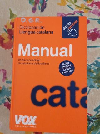 3 Diccionarios de varios idiomas.