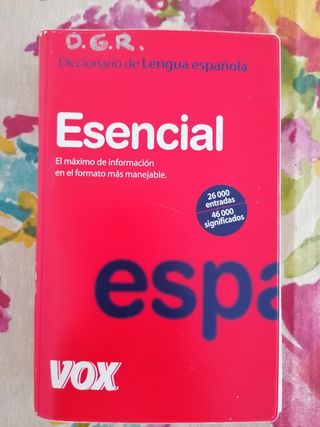 3 Diccionarios de varios idiomas.