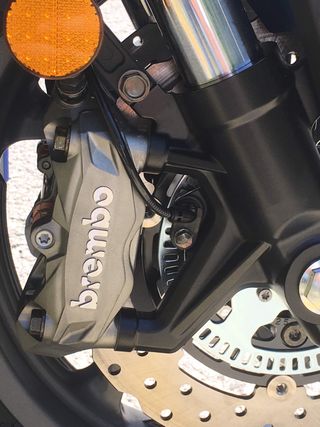 Kymco AK 550