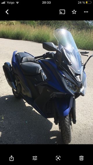 Kymco AK 550