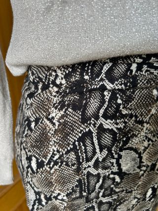 Falda Pull& Bear y jersey