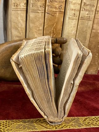 Libro antiguo pergamino. Elementos retórica, 1781