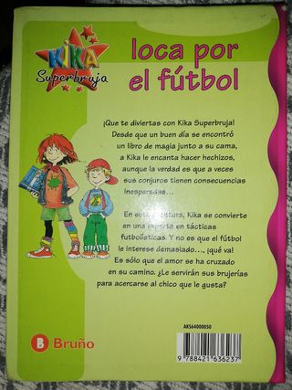 kika súper bruja. Loca por el fútbol