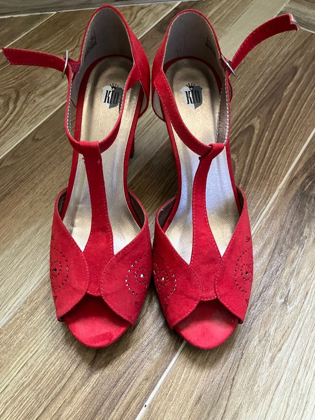 Sandali Rossi con tacco allacciati caviglia 
