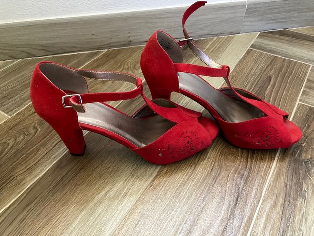Sandali Rossi con tacco allacciati caviglia 