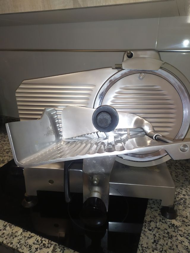 Cortadora de fiambres Mainca