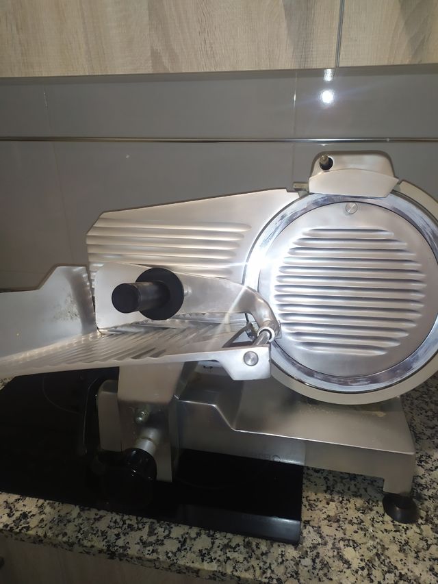 Cortadora de fiambres Mainca