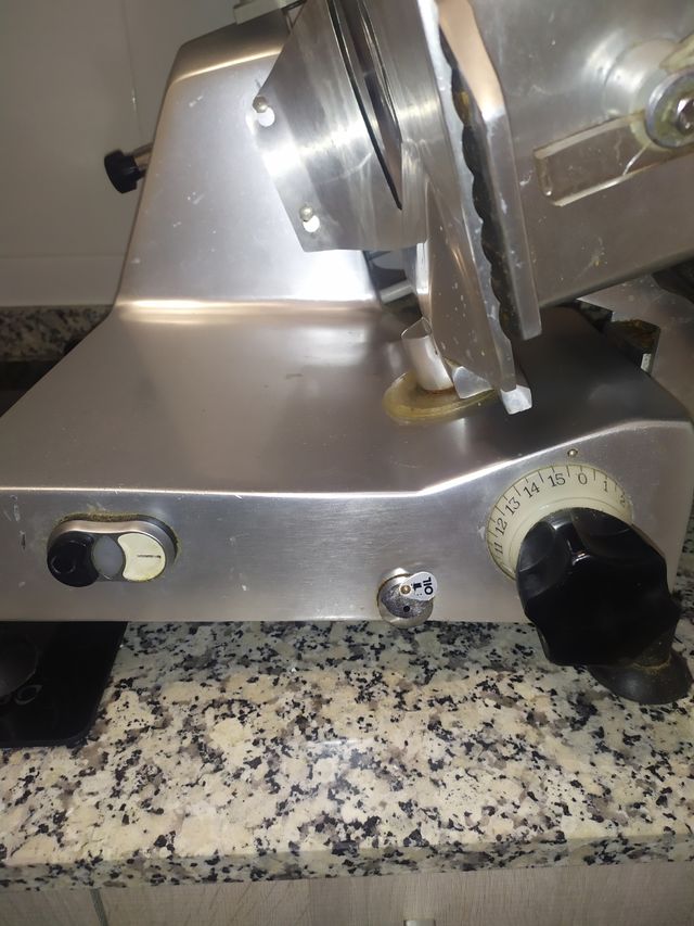 Cortadora de fiambres Mainca