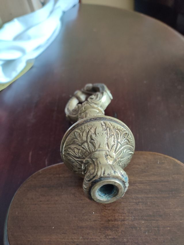 Pieza grande de bronce para lámpara de techo