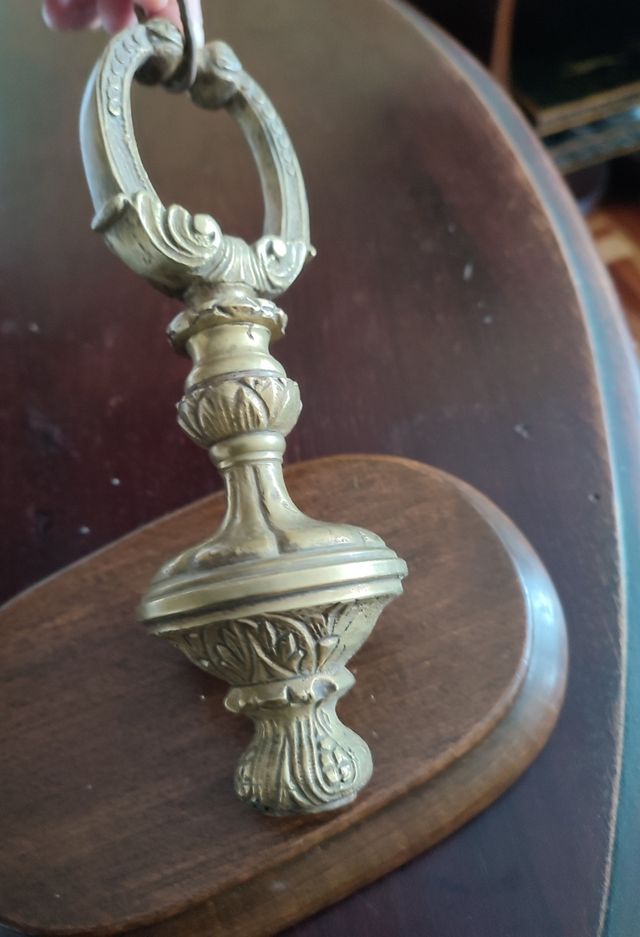 Pieza grande de bronce para lámpara de techo