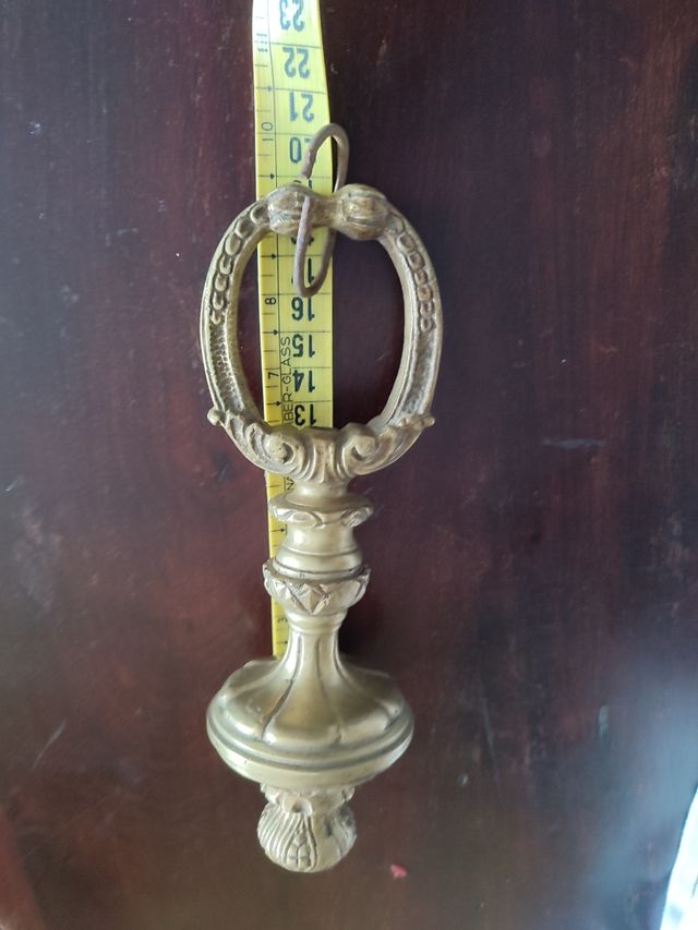 Pieza grande de bronce para lámpara de techo