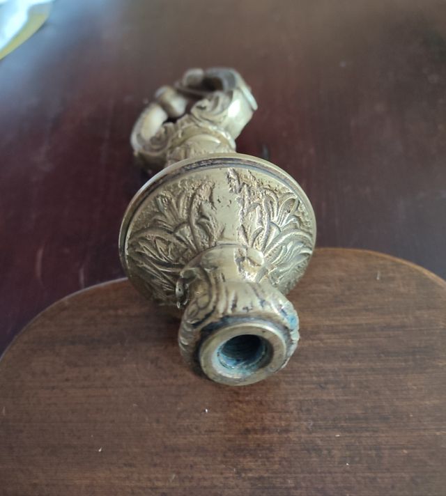 Pieza grande de bronce para lámpara de techo