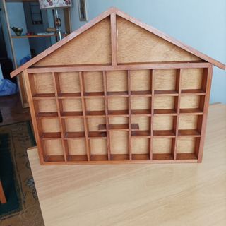Estantería casita de madera