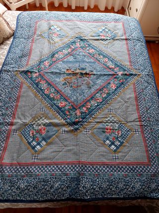 Colcha ligera  o pie de cama