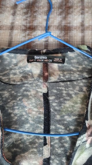 Chaqueta kimono flores negra abierta
