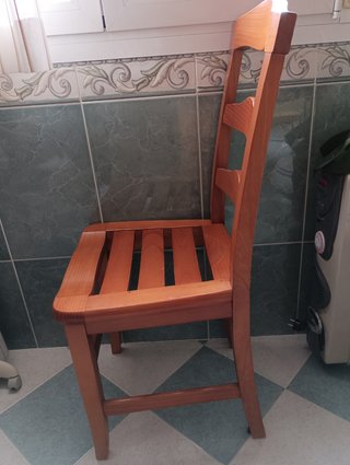 set de 4 sillas y mesa