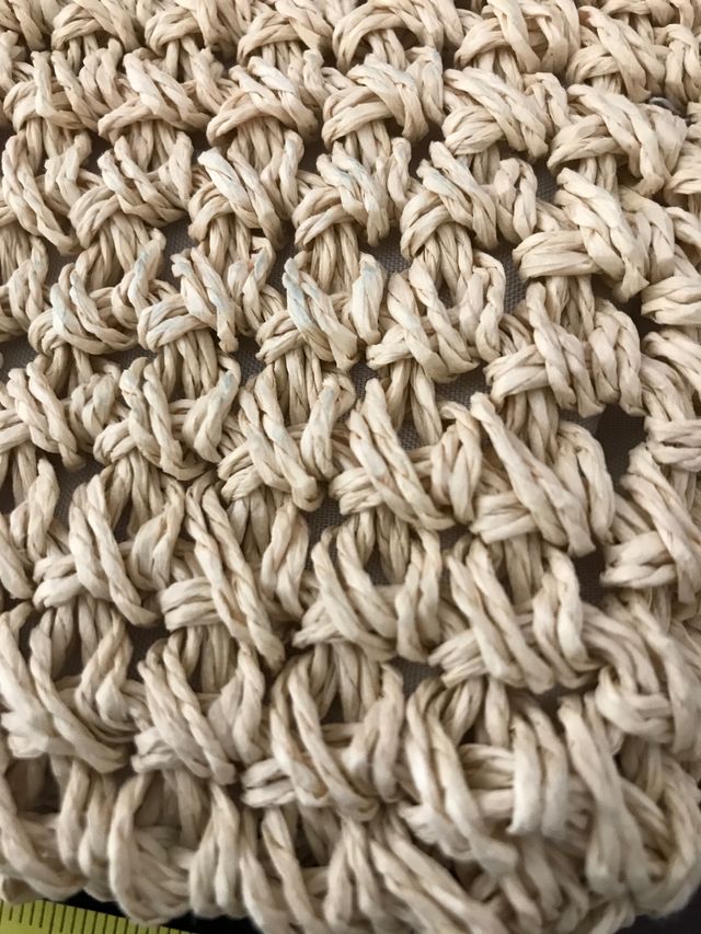 Borsa a tracolla morbida in paglia intrecciata