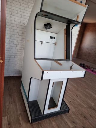 Mueble para maquina recreativa