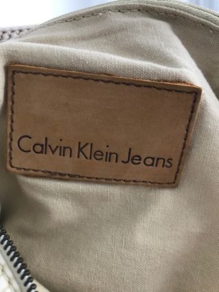 Bolso de loneta y cuero Calvin Klein.